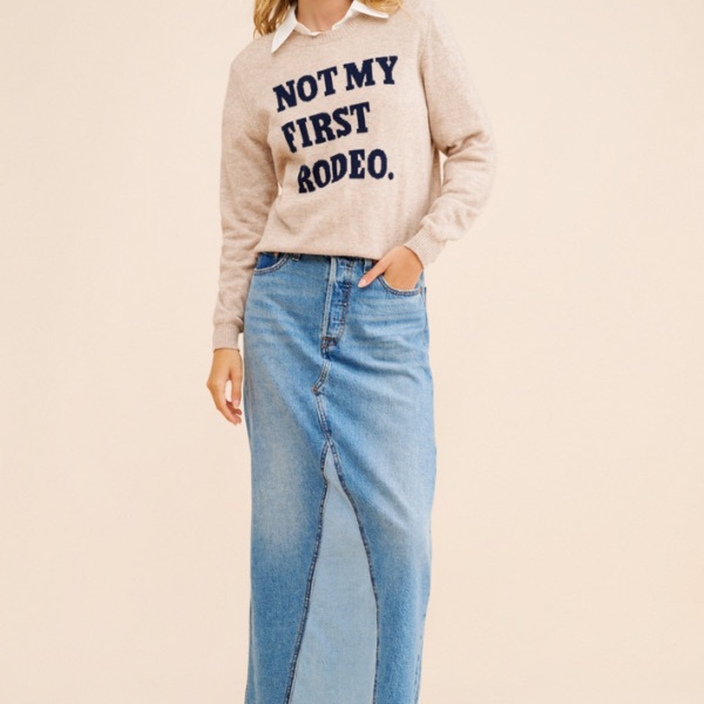 Jumper Not My First Rodeo Size 3 Women's Beige Sweater with Navy Text - Picture 3 of 11